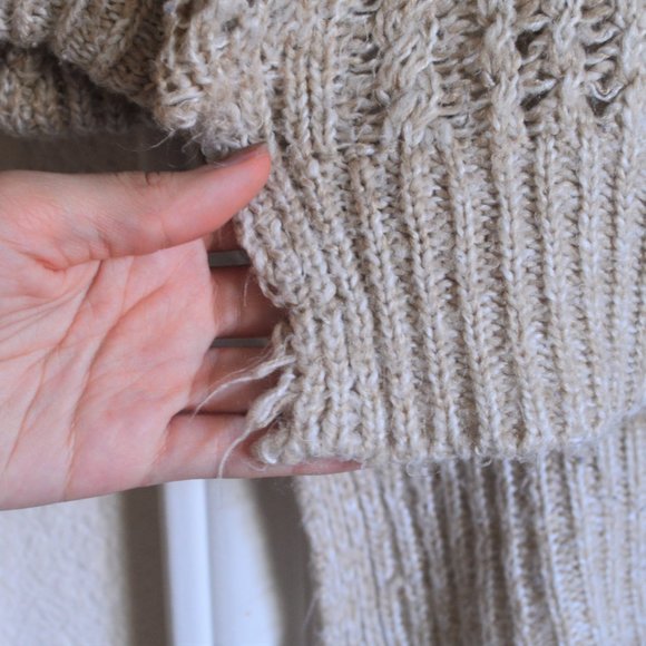 JJ Basics Long Beige Cable Knit Sweater - Picture 4 of 4